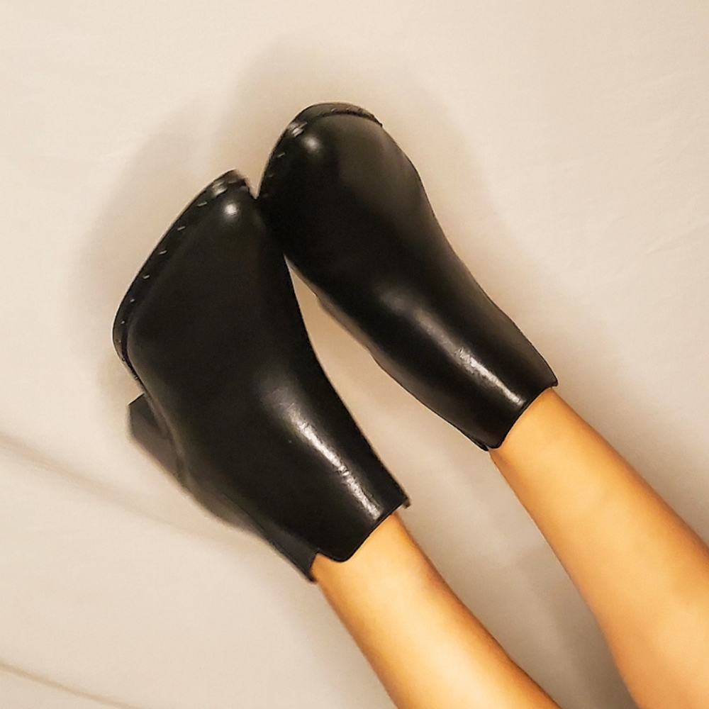 Carlos Santana Leather Ankle Boots